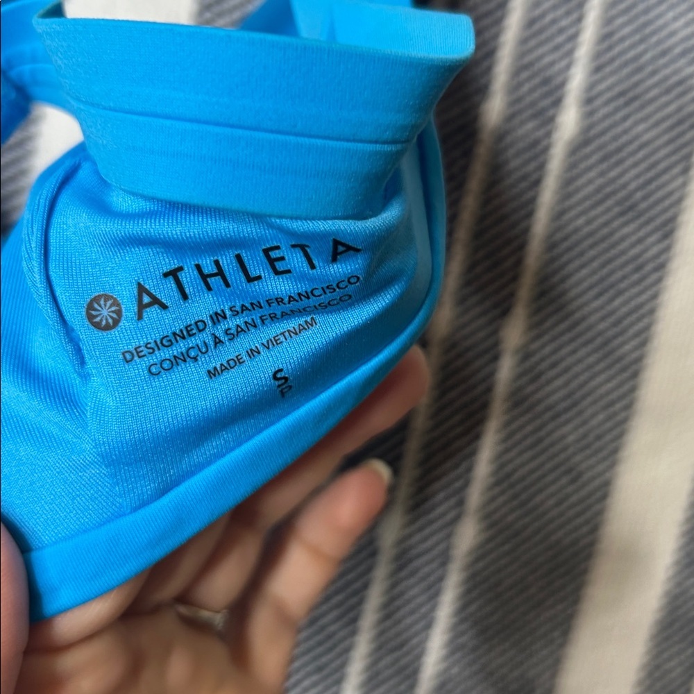 Athleta Open Back Racerback Sports Bra - Picture 3 of 3